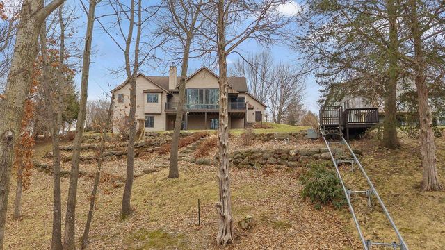 W14116 Selwood Drive, Prairie Du Sac, WI 53578