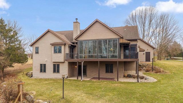 W14116 Selwood Drive, Prairie Du Sac, WI 53578