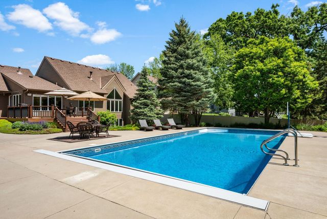 245 Luisa Court, Chaska, MN 55318
