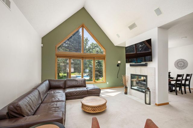 245 Luisa Court, Chaska, MN 55318
