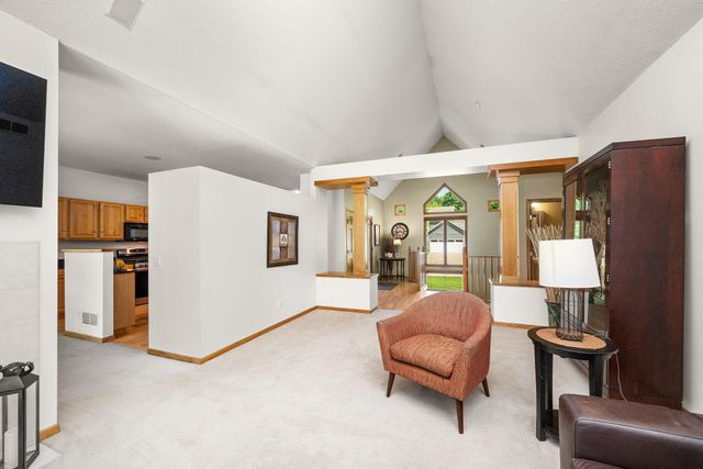 245 Luisa Court, Chaska, MN 55318