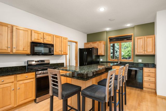 245 Luisa Court, Chaska, MN 55318