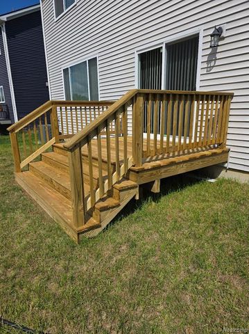 320 Hidden River E, Holly, MI 48442