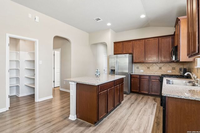 6718 Rose Farm, San Antonio, TX 78249