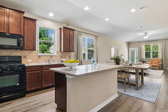 6718 Rose Farm, San Antonio, TX 78249