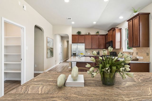 6718 Rose Farm, San Antonio, TX 78249