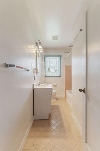 5532 Fruitridge Rd, Sacramento, CA 95820