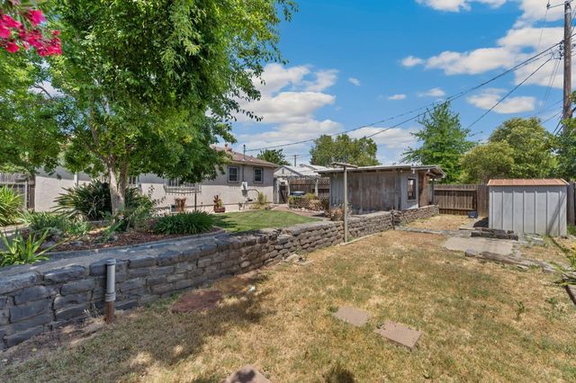 5532 Fruitridge Rd, Sacramento, CA 95820