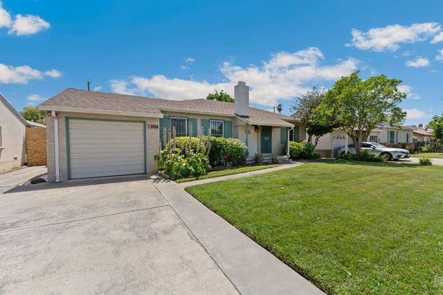 5532 Fruitridge Rd, Sacramento, CA 95820