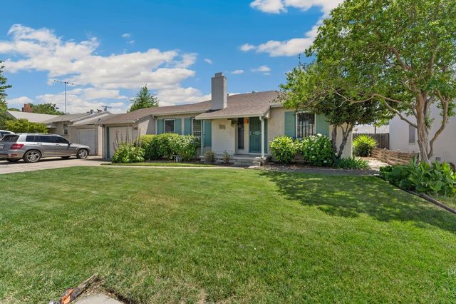 5532 Fruitridge Rd, Sacramento, CA 95820