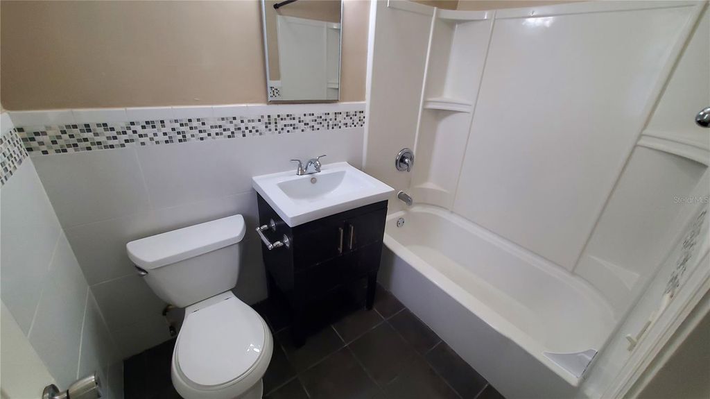 Image 9 of property listing at 953 6TH STREET SE, Winter Haven, FL 33880