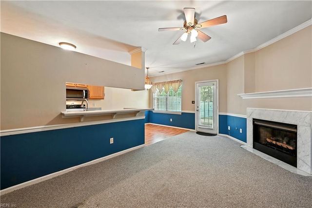 702 W Lake CIR, Chesapeake, VA 23322