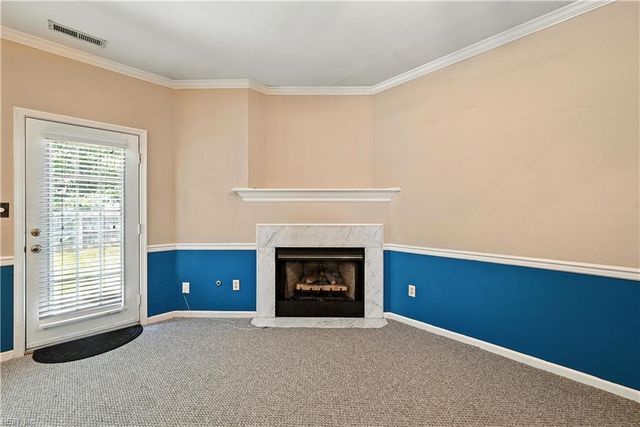 702 W Lake CIR, Chesapeake, VA 23322