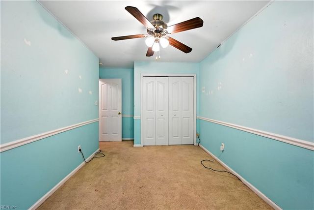 702 W Lake CIR, Chesapeake, VA 23322