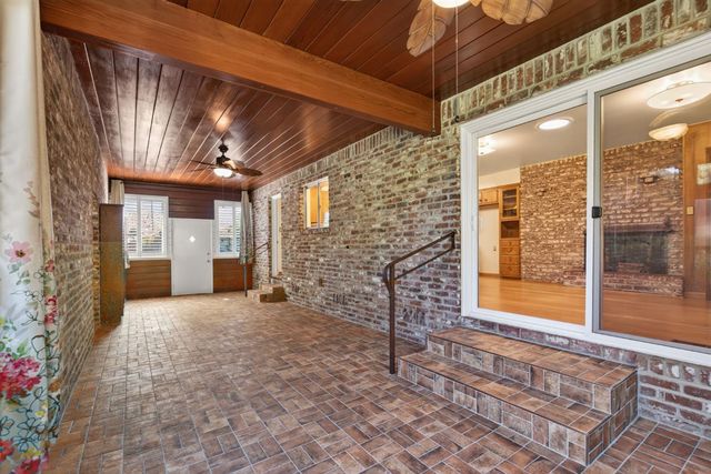 6573 S Land Park Dr, Sacramento, CA 95831