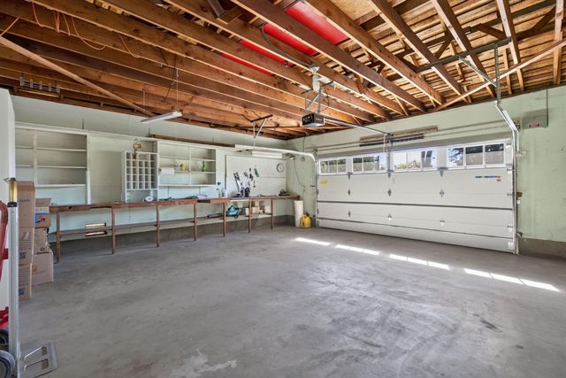 6573 S Land Park Dr, Sacramento, CA 95831