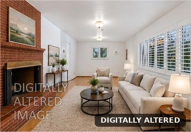 6573 S Land Park Dr, Sacramento, CA 95831