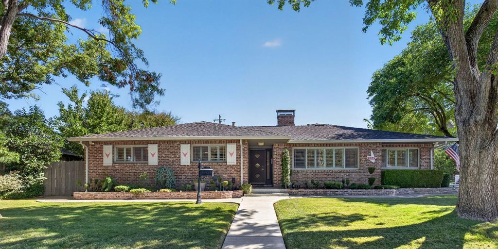 6573 S Land Park Dr, Sacramento, CA 95831