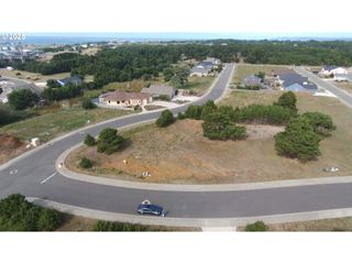2776 LINCOLN Ave, Bandon, OR 97411