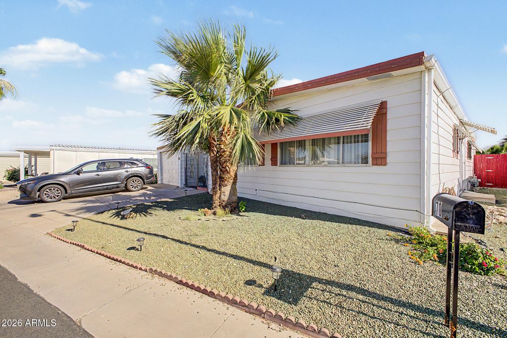 Image 2 of property listing at 10201 N 99TH Avenue 70b, Peoria, AZ 85345