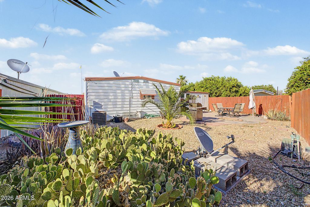 Image 27 of property listing at 10201 N 99TH Avenue 70b, Peoria, AZ 85345