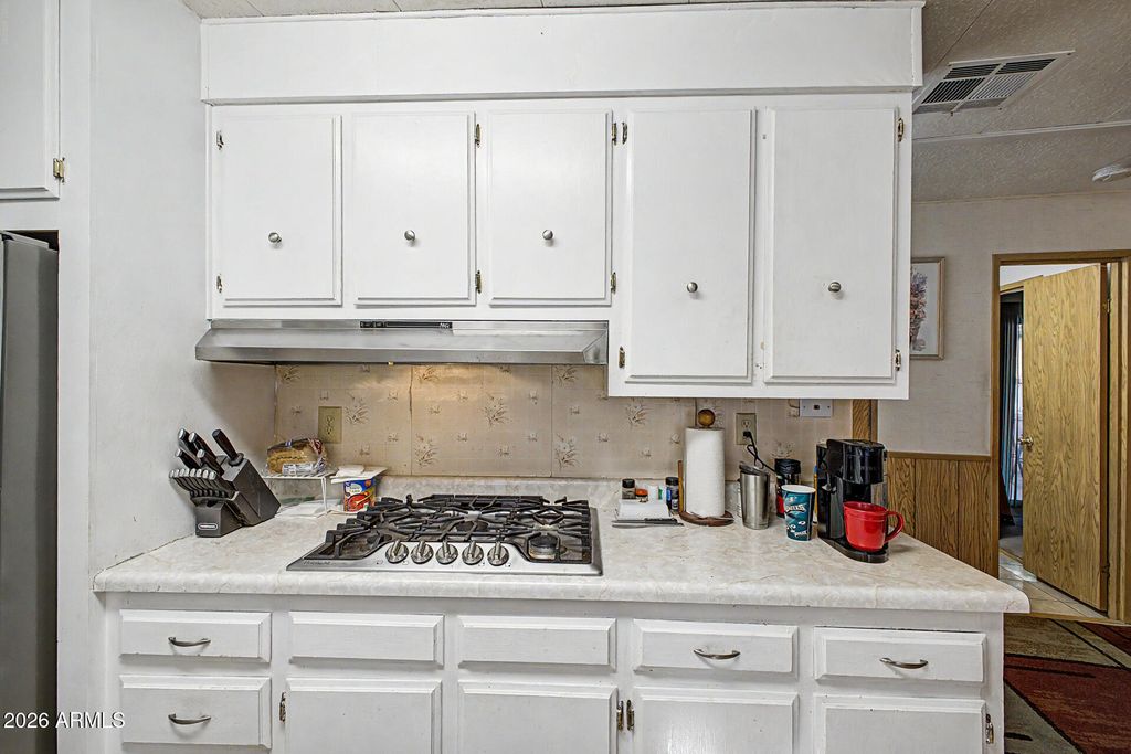 Image 9 of property listing at 10201 N 99TH Avenue 70b, Peoria, AZ 85345