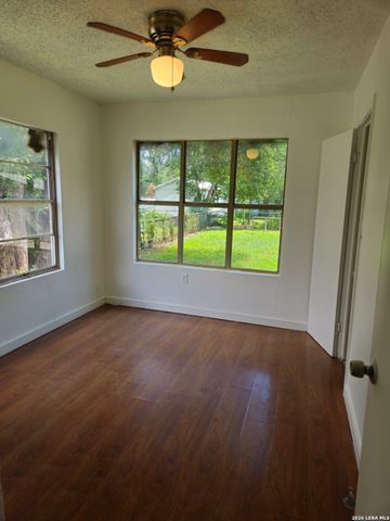 957 Crystal, San Antonio, TX 78211