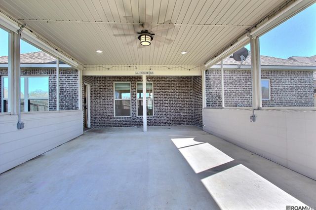 26838 Elmcrest Dr, Denham Springs, LA 70726