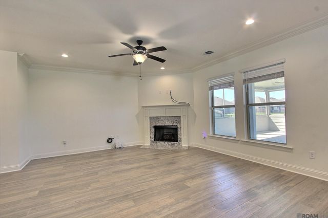 26838 Elmcrest Dr, Denham Springs, LA 70726