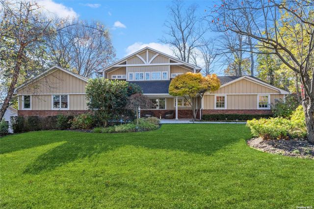 45 Peach Drive, East Hills, NY 11576