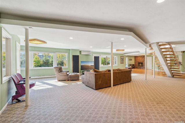 45 Peach Drive, East Hills, NY 11576