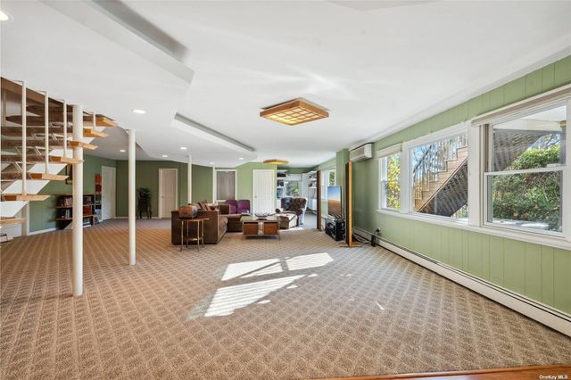 45 Peach Drive, East Hills, NY 11576
