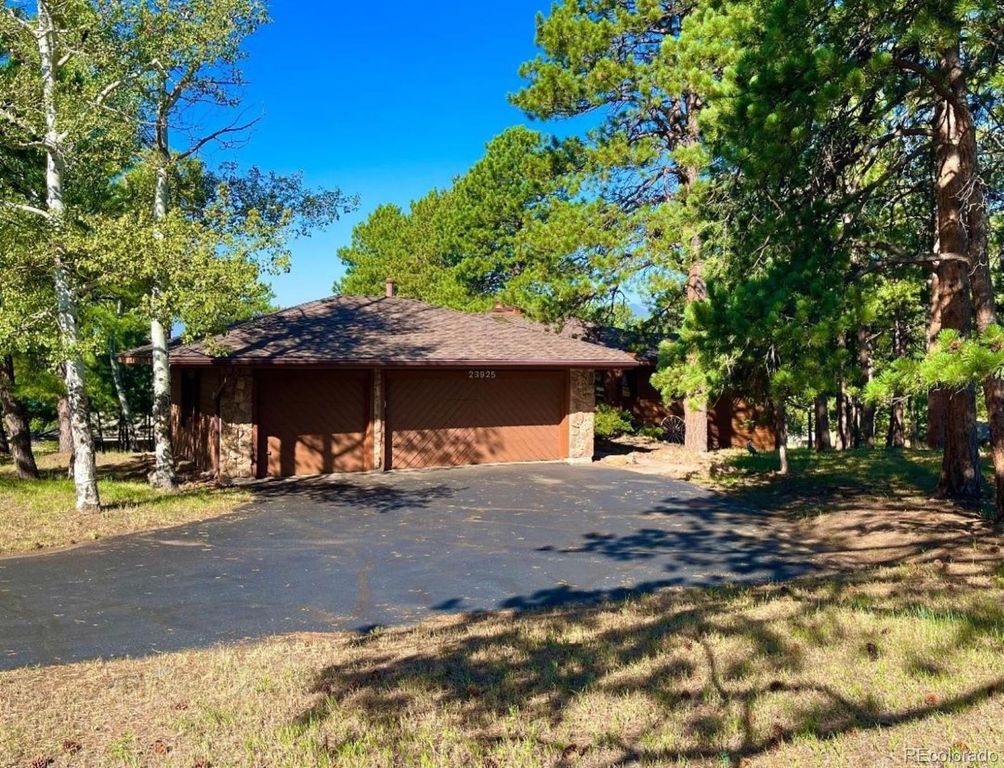 23925 Currant Drive, Golden, CO 80401