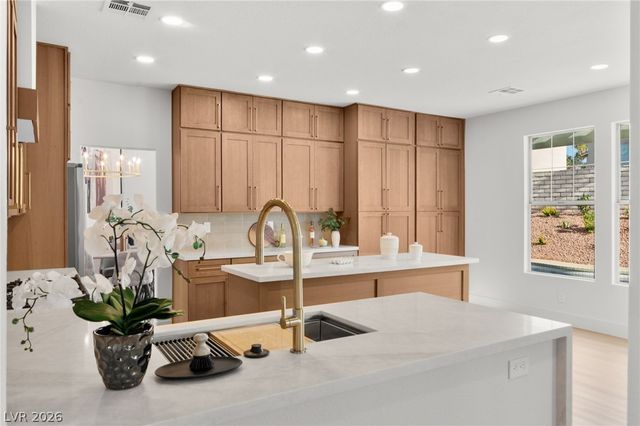 2511 Hacker Drive, Henderson, NV 89074