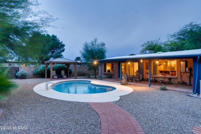 7665 E Adams Drive, Tucson, AZ 85715