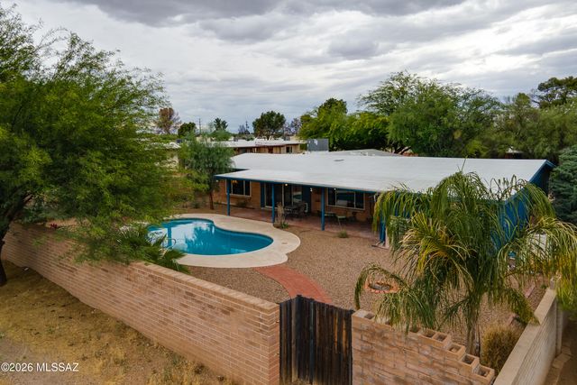 7665 E Adams Drive, Tucson, AZ 85715