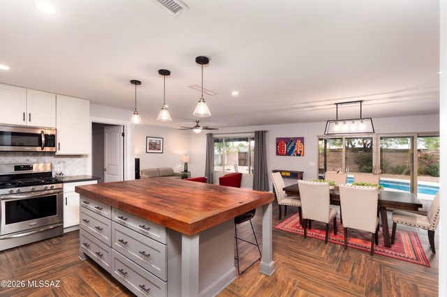7665 E Adams Drive, Tucson, AZ 85715
