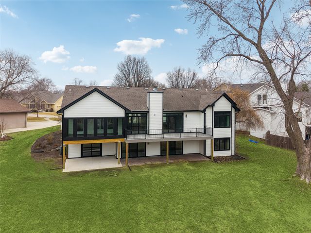 924 S 26th Street, West Des Moines, IA 50265