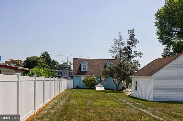148 CREST AVE, Lancaster, PA 17602