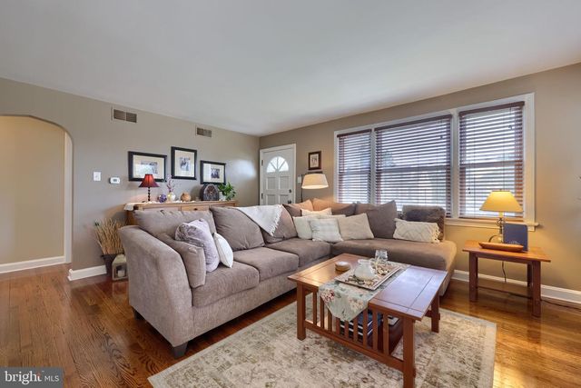 148 CREST AVE, Lancaster, PA 17602