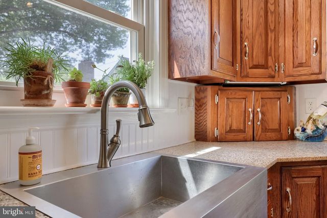 148 CREST AVE, Lancaster, PA 17602