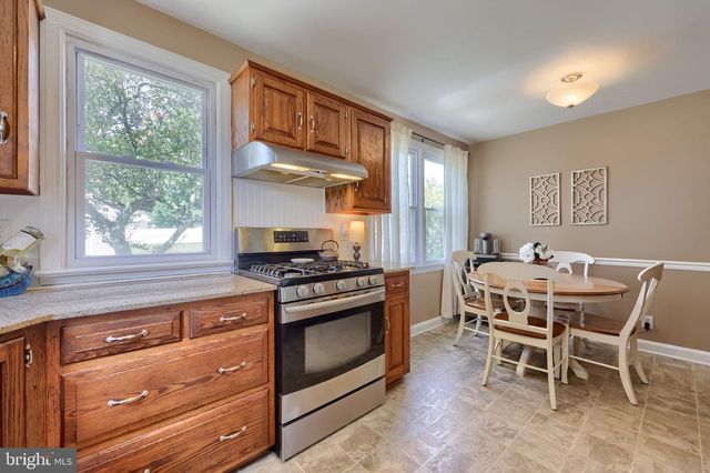 148 CREST AVE, Lancaster, PA 17602