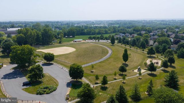 148 CREST AVE, Lancaster, PA 17602