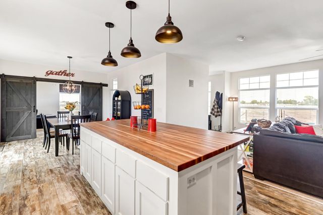6955 William Ln, Lincoln, CA 95648