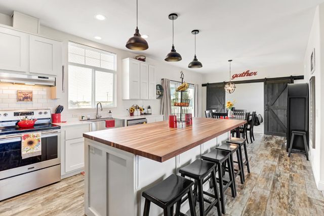 6955 William Ln, Lincoln, CA 95648
