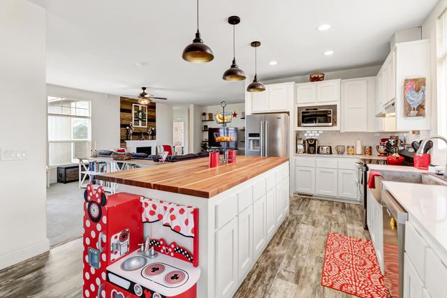 6955 William Ln, Lincoln, CA 95648