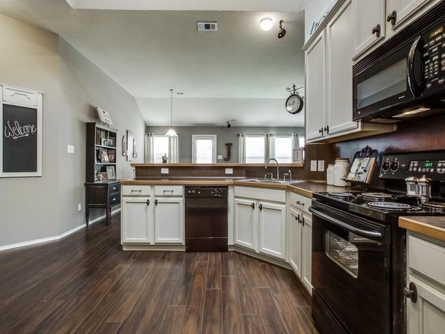 1701 Heron Drive, Aubrey, TX 76227