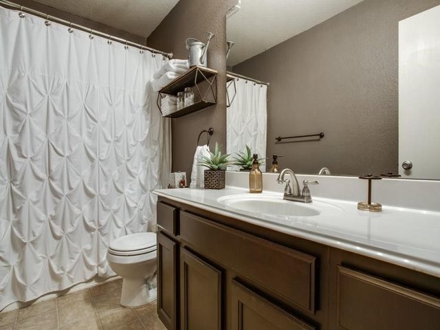 1701 Heron Drive, Aubrey, TX 76227