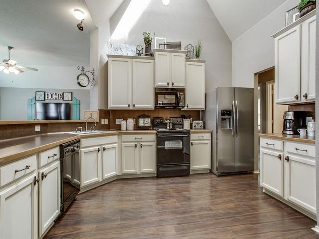 1701 Heron Drive, Aubrey, TX 76227