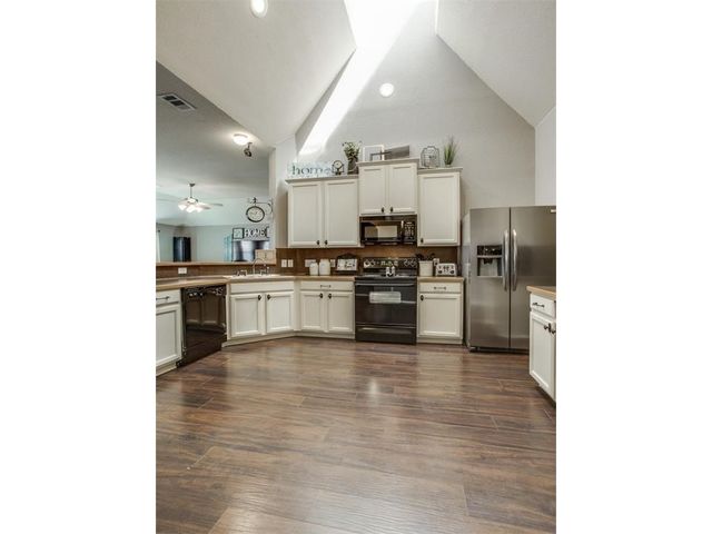 1701 Heron Drive, Aubrey, TX 76227